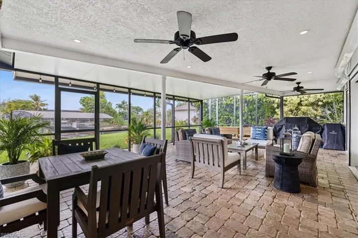 Screened Lanai with ceiling fans