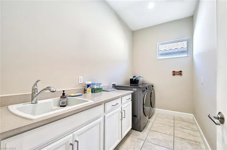 8250 Promoso Ct, Naples, Florida 34114