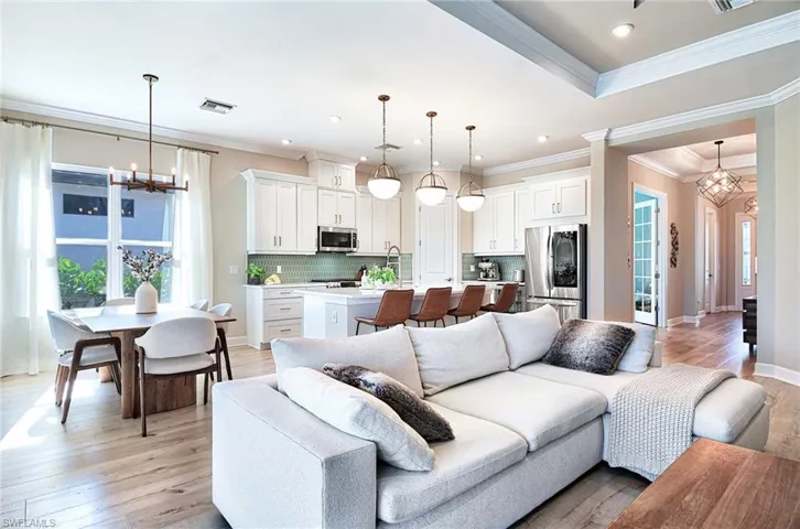 8250 Promoso Ct, Naples, Florida 34114