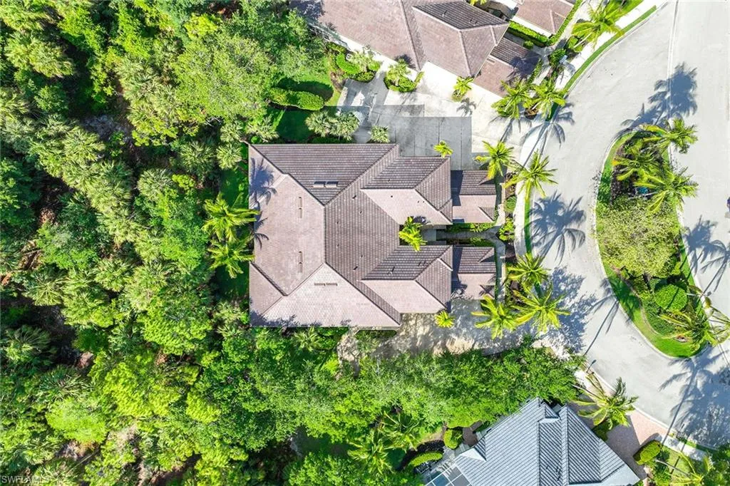 1786 Tarpon Bay DR, Naples, FL 34119,225045305
