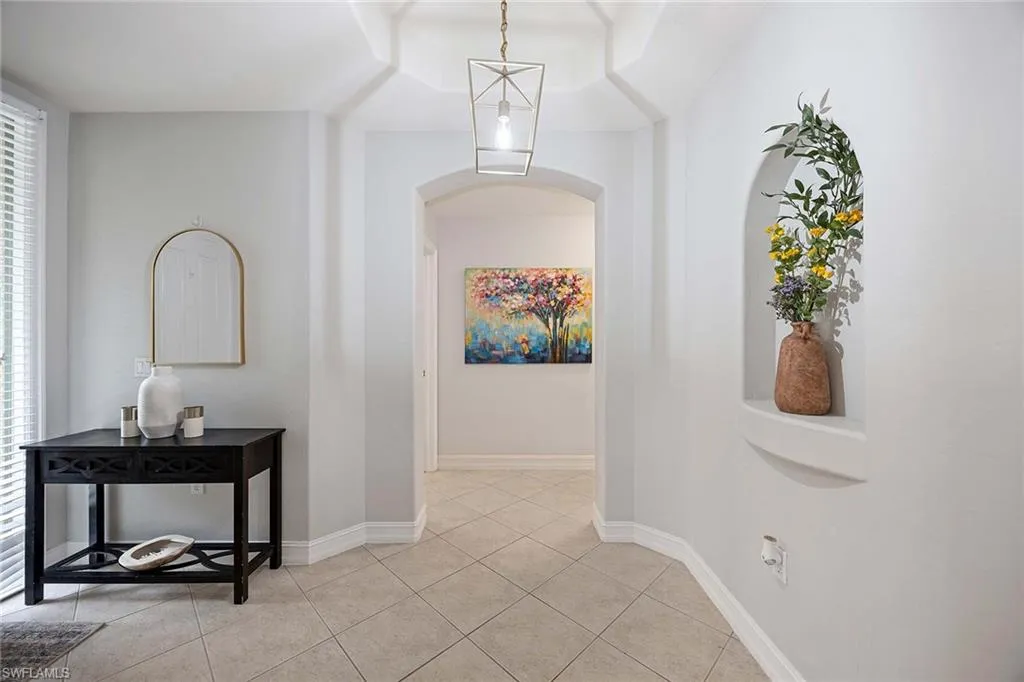 1786 Tarpon Bay DR, Naples, FL 34119,225045305
