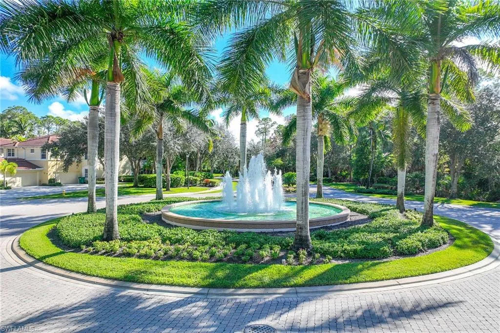 1786 Tarpon Bay DR, Naples, FL 34119,225045305