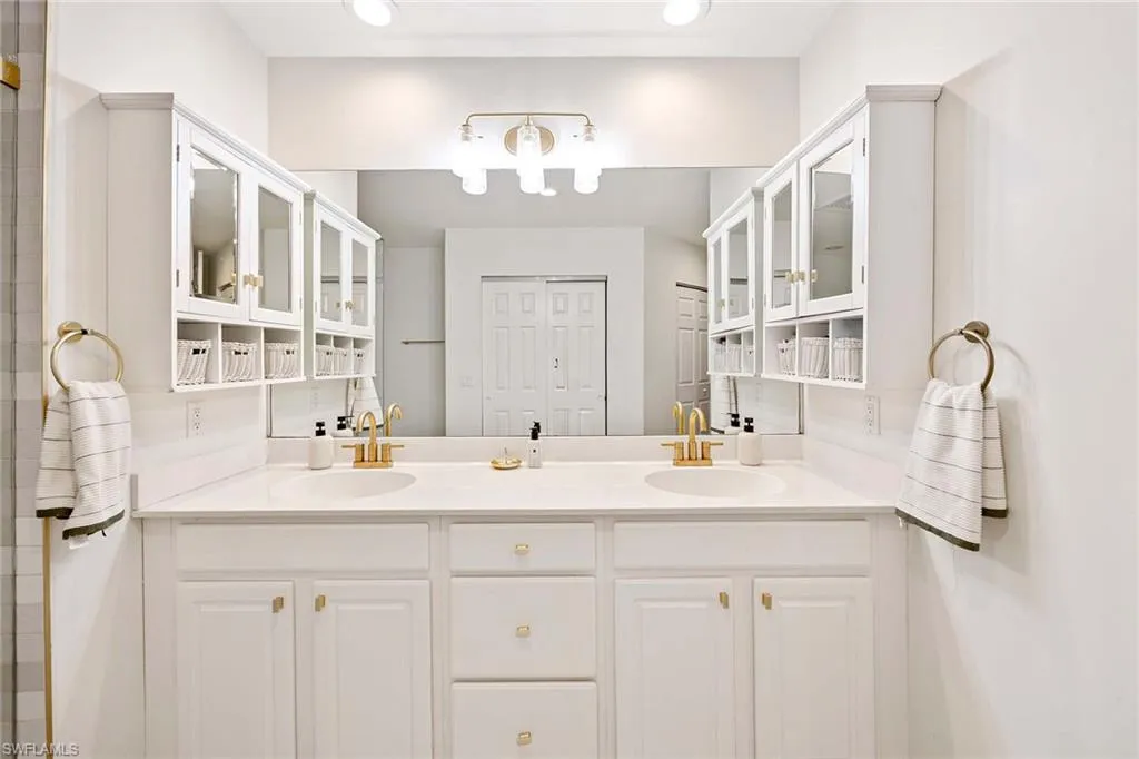 1786 Tarpon Bay DR, Naples, FL 34119,225045305