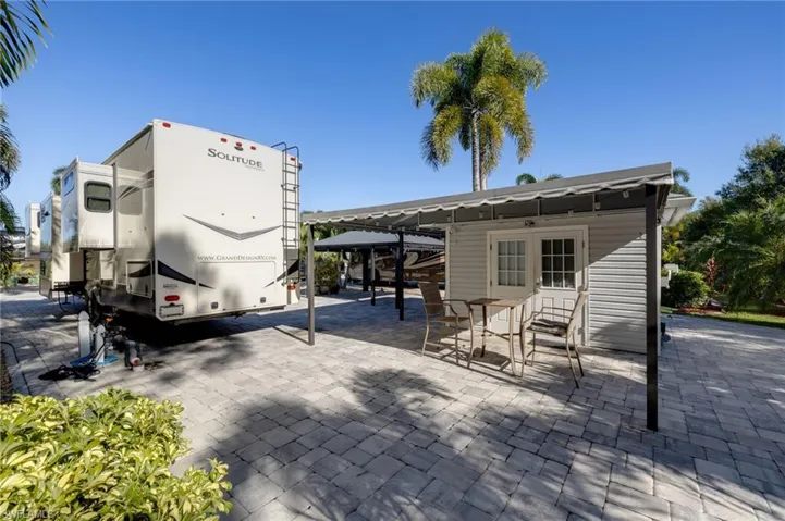 5846 Burrwood Ct E, Fort Myers, Florida 33905