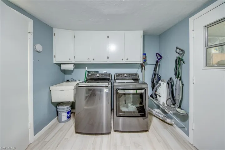 5574 Hamlet Ln, Fort Myers, Florida 33919