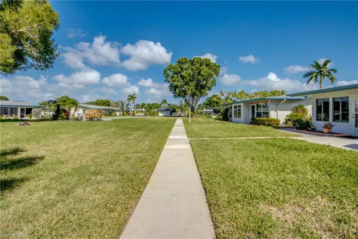 5574 Hamlet Ln, Fort Myers, Florida 33919
