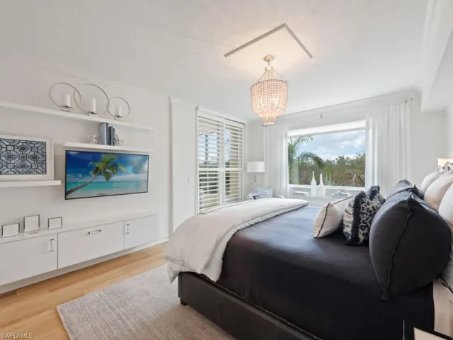 2738 Tiburon Blvd E 202, Naples, Florida 34109