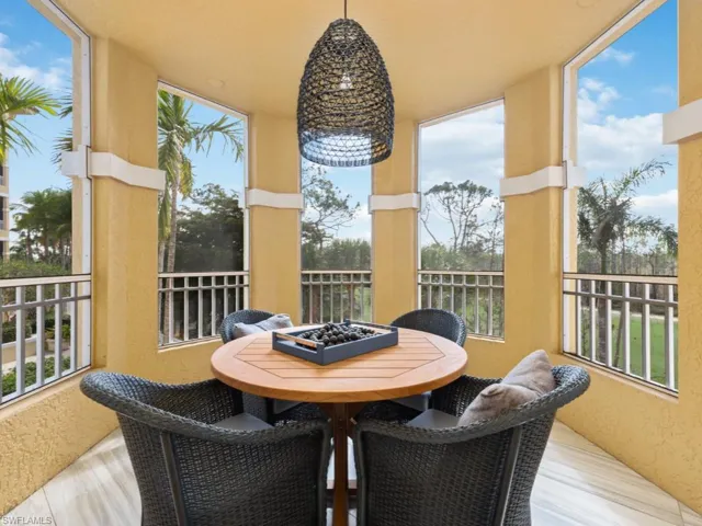 2738 Tiburon Blvd E 202, Naples, Florida 34109