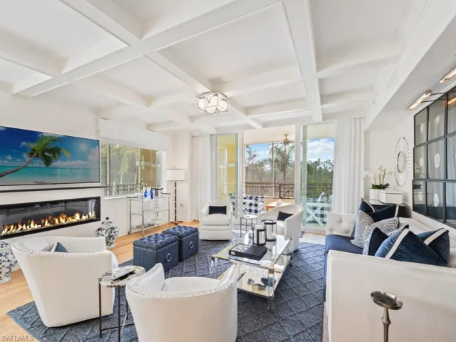 2738 Tiburon Blvd E 202, Naples, Florida 34109