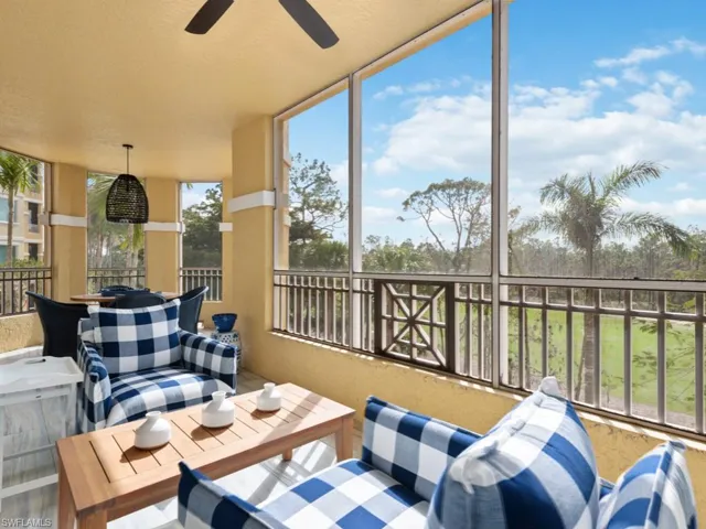 2738 Tiburon Blvd E 202, Naples, Florida 34109