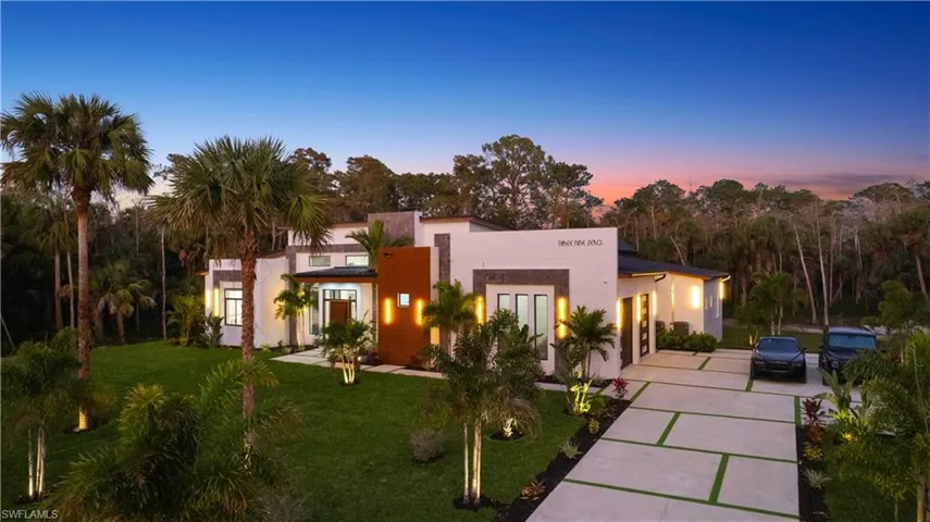390 3rd St Nw, Naples, Florida 34120