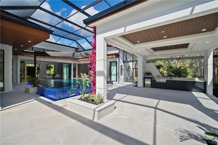 390 3rd St Nw, Naples, Florida 34120
