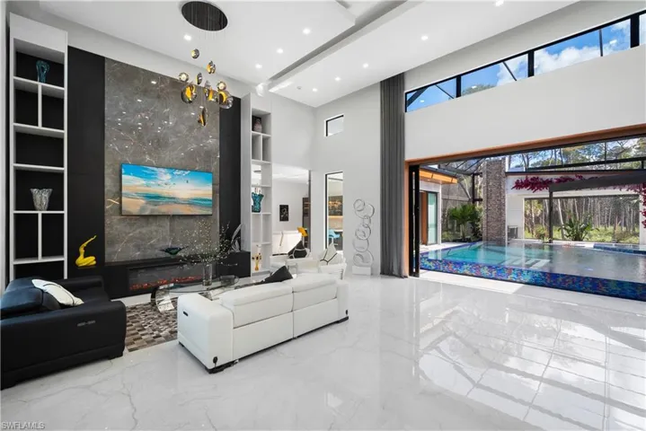 390 3rd St Nw, Naples, Florida 34120
