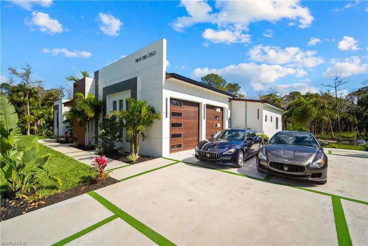 390 3rd St Nw, Naples, Florida 34120