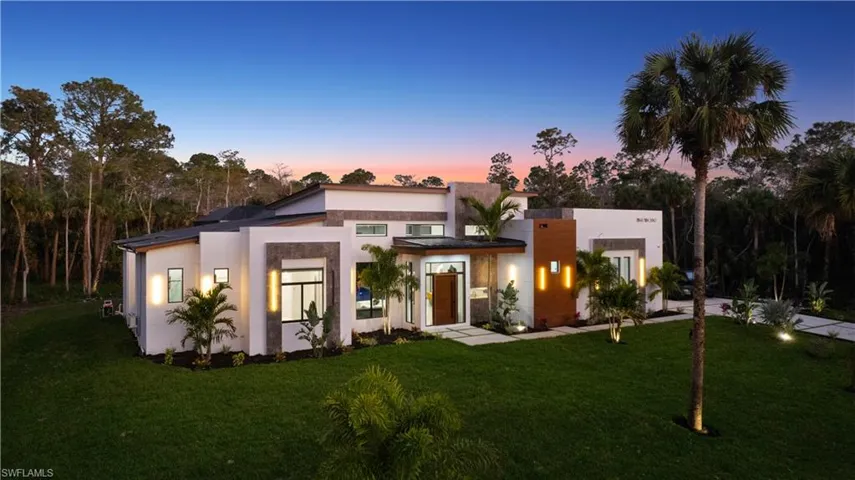 390 3rd St Nw, Naples, Florida 34120