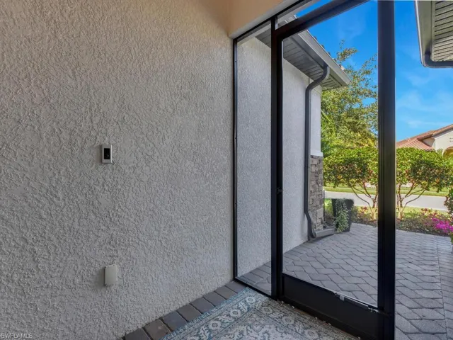 Screened Front Entry