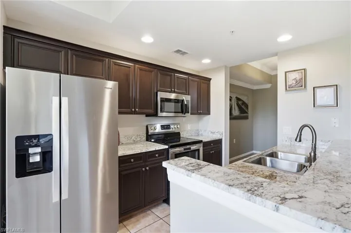 8251 Pathfinder Loop 633, Fort Myers, Florida 33919