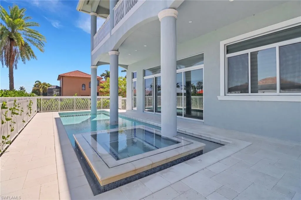 1070 Dana CT, Marco Island, FL 34145,225045281