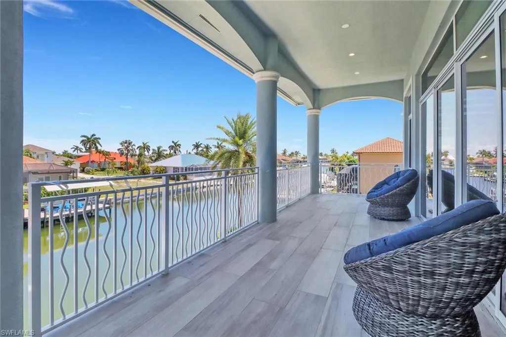 1070 Dana CT, Marco Island, FL 34145,225045281