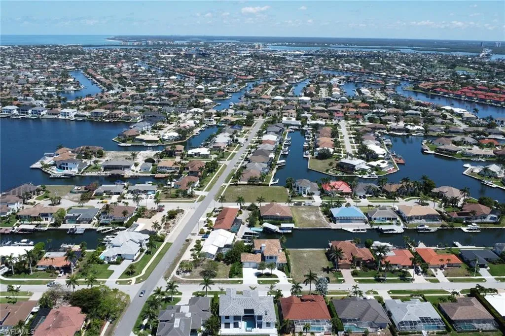 1070 Dana CT, Marco Island, FL 34145,225045281