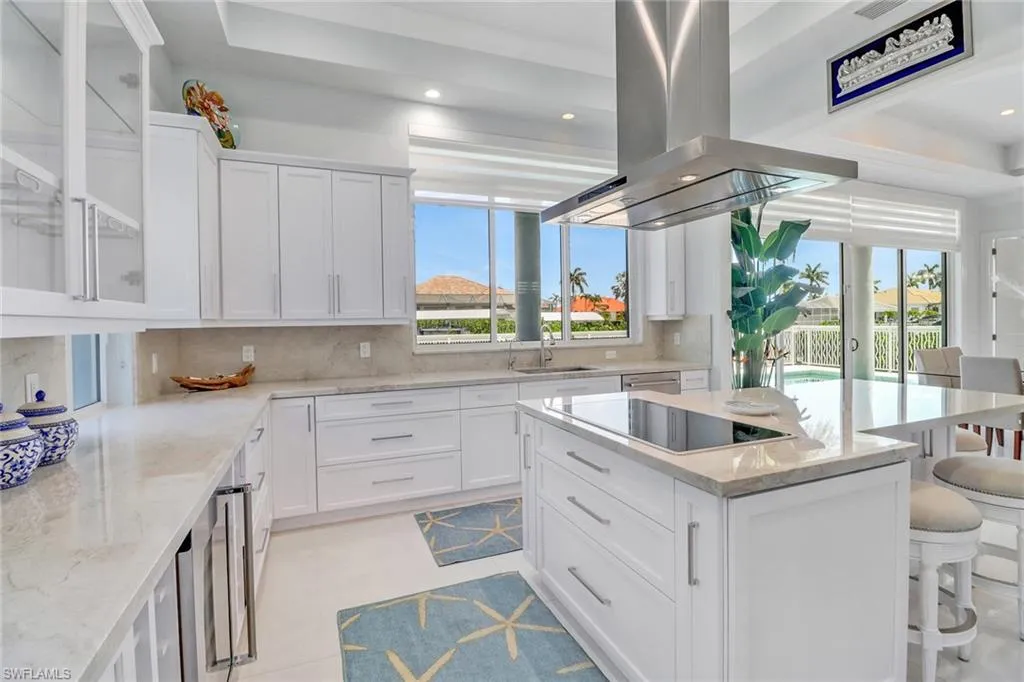 1070 Dana CT, Marco Island, FL 34145,225045281