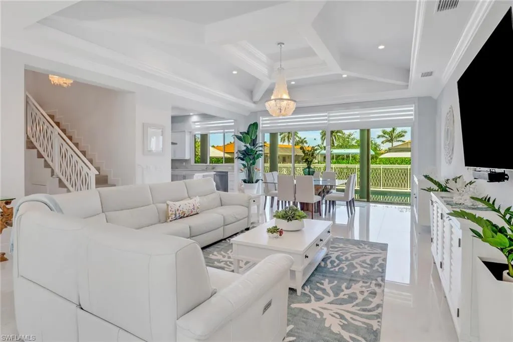 1070 Dana CT, Marco Island, FL 34145,225045281