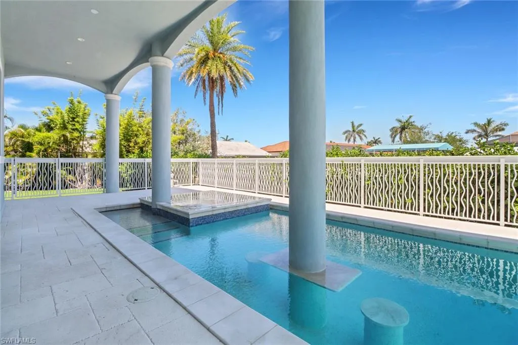 1070 Dana CT, Marco Island, FL 34145,225045281