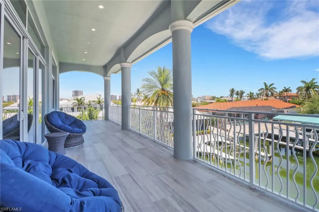 1070 Dana CT, Marco Island, FL 34145,225045281