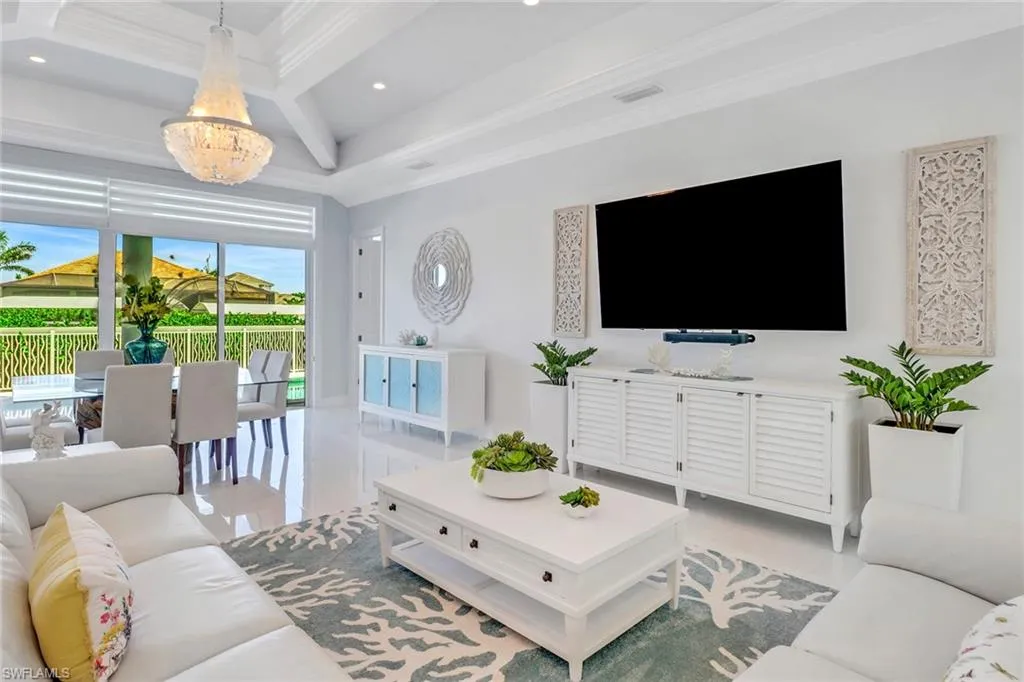 1070 Dana CT, Marco Island, FL 34145,225045281