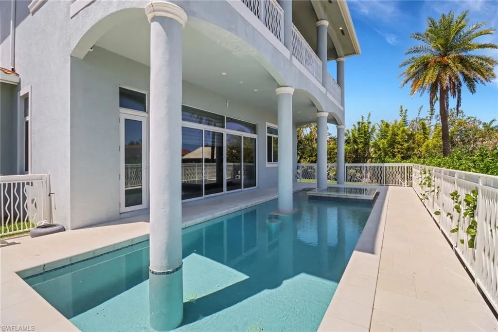 1070 Dana CT, Marco Island, FL 34145,225045281