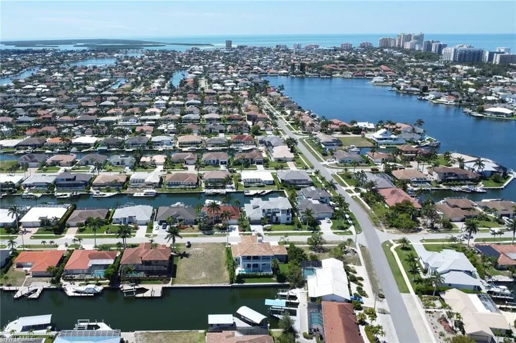 1070 Dana CT, Marco Island, FL 34145,225045281