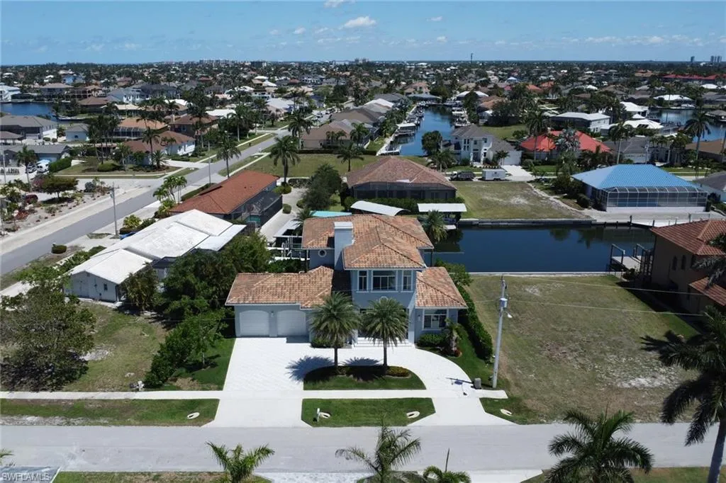 1070 Dana CT, Marco Island, FL 34145,225045281