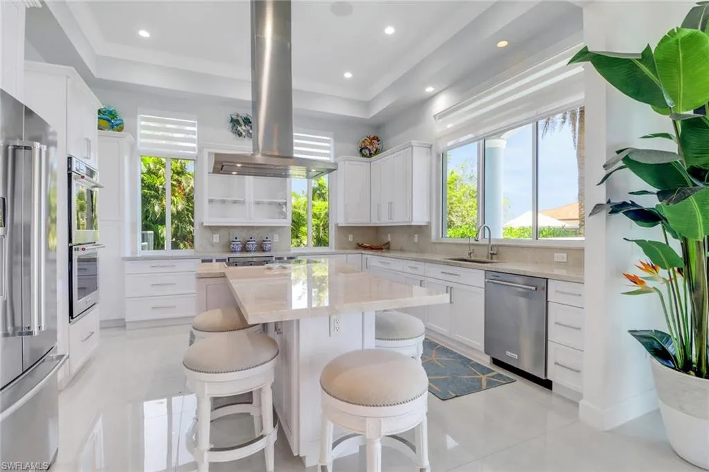 1070 Dana CT, Marco Island, FL 34145,225045281