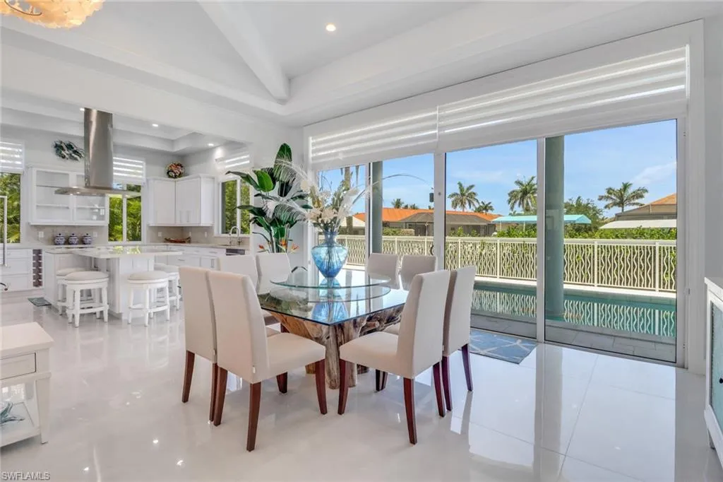 1070 Dana CT, Marco Island, FL 34145,225045281