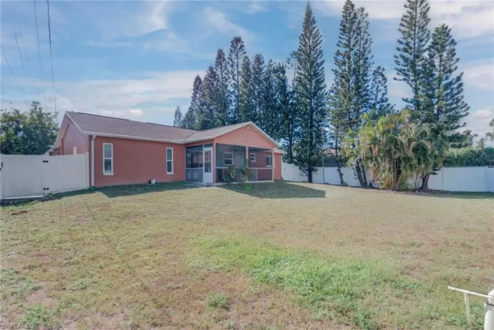 8389 Butternut Rd, Fort Myers, Florida 33967