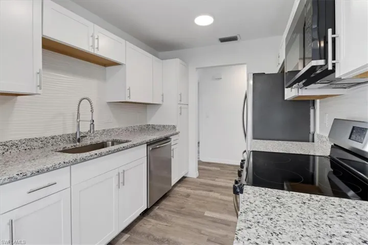 142 Bennington Dr # 8, Naples Fl 34104