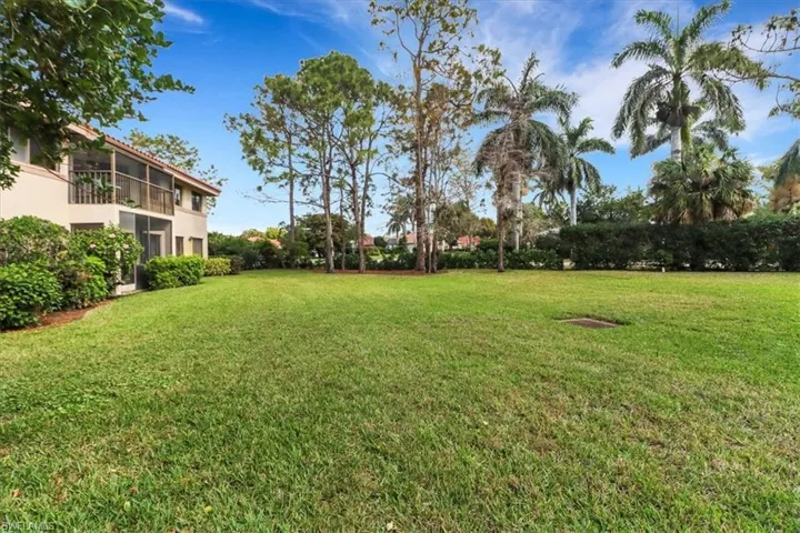 142 Bennington Dr # 8, Naples Fl 34104