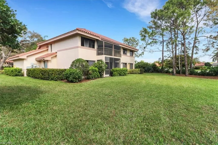 142 Bennington Dr # 8, Naples Fl 34104