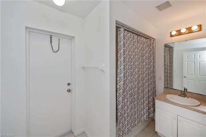 Guest Bath/Pool Bath