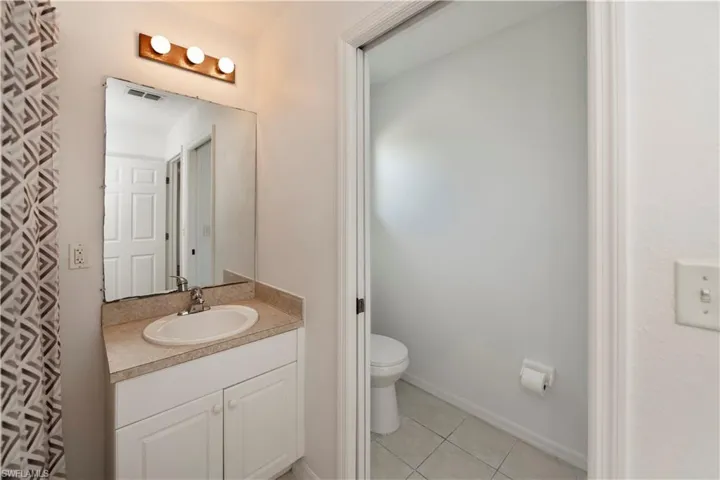 Guest Bath/Pool Bath