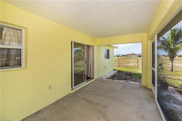 Spacious Lanai