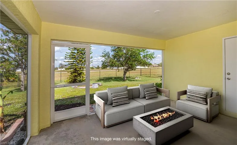 Spacious Screened Lanai - Virtually Staged