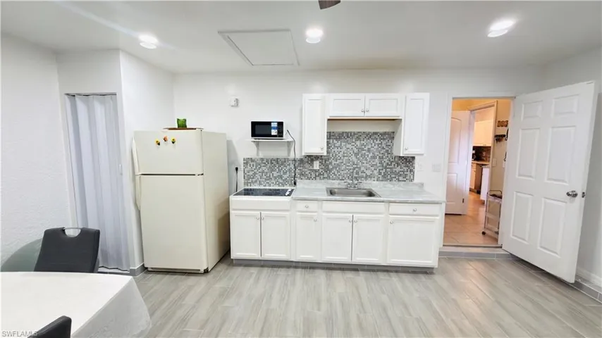 garage area (kitchen)
