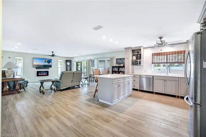 27593  Baretta  DR, Bonita Springs, FL 34135