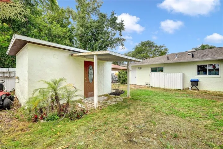 27593  Baretta  DR, Bonita Springs, FL 34135