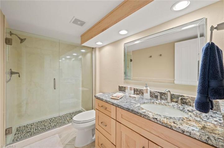 Guest bathroom 1