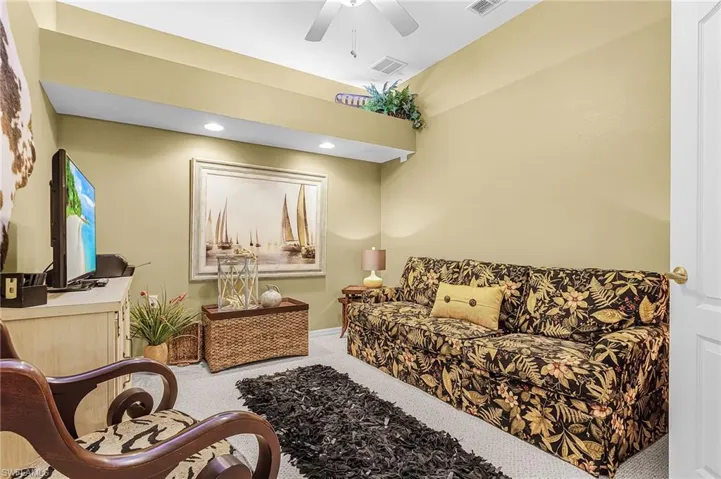 Pull out sofa bed