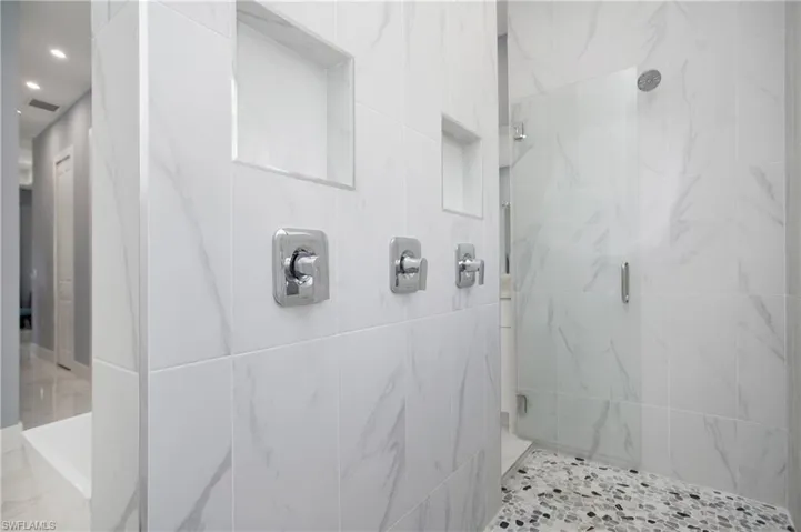 610  25th NW AVE, Naples, FL 34120