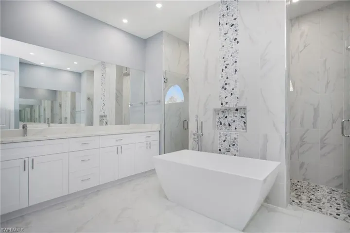 610  25th NW AVE, Naples, FL 34120