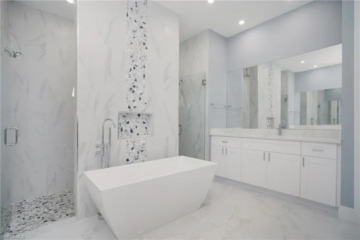 610  25th NW AVE, Naples, FL 34120